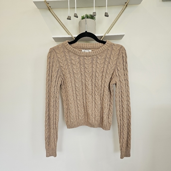 American Eagle Fitted Crewneck Cable Knit Sweater Camel Tan Size Small - Picture 3 of 6